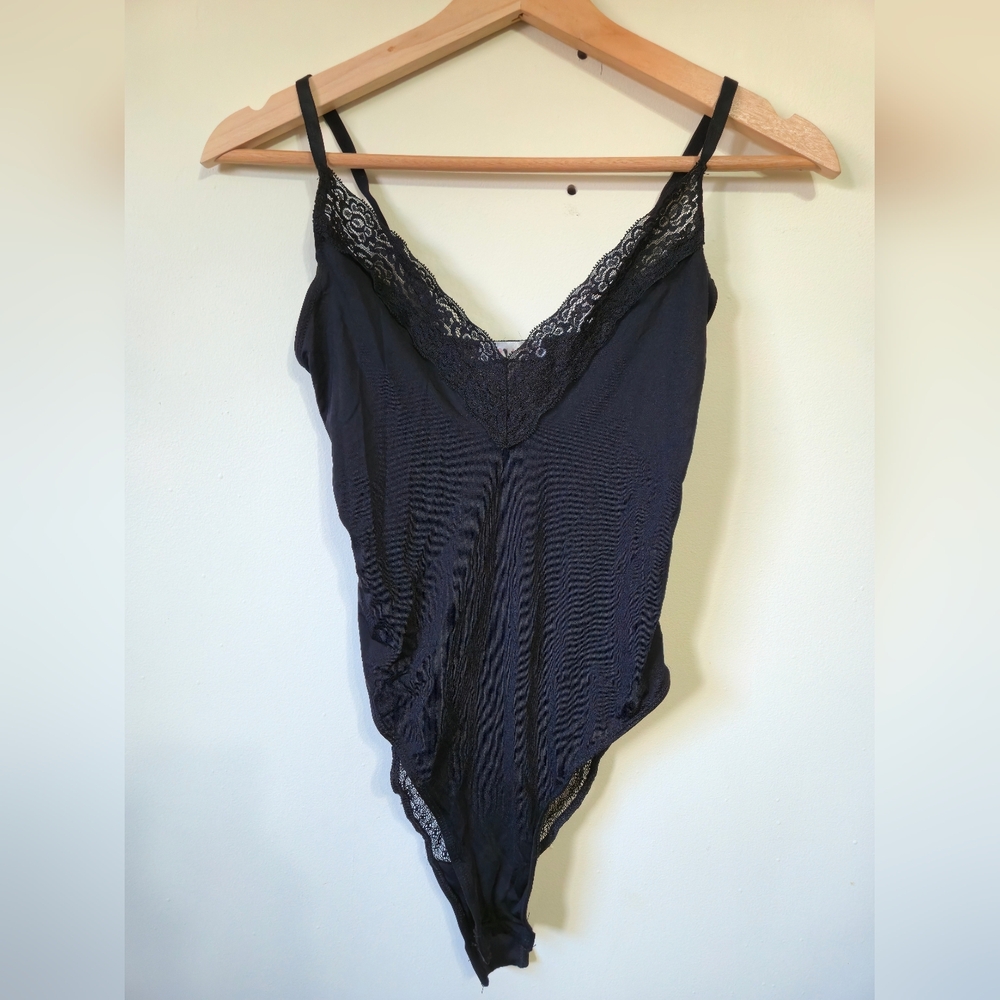 3/$20 ROSE + VINE Black Lace Back Floral V-Neck Lingerie Bodysuit, SM